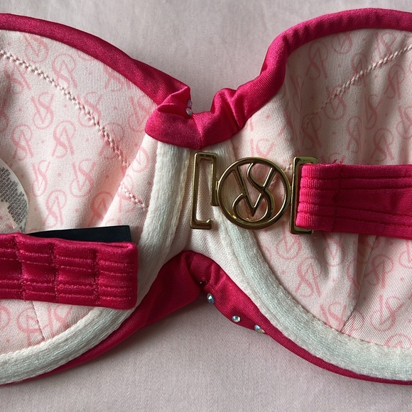 Victoria’s Secret bathing suit top - Picture 5 of 5